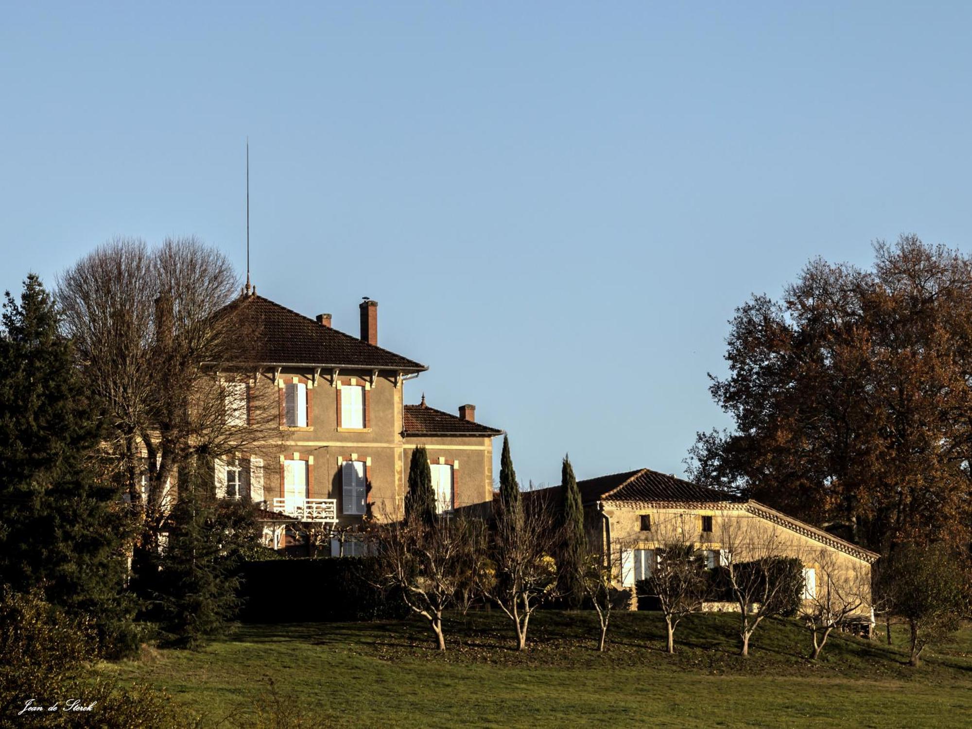Chateau De Lahitte Bed & Breakfast Vergoignan ภายนอก รูปภาพ