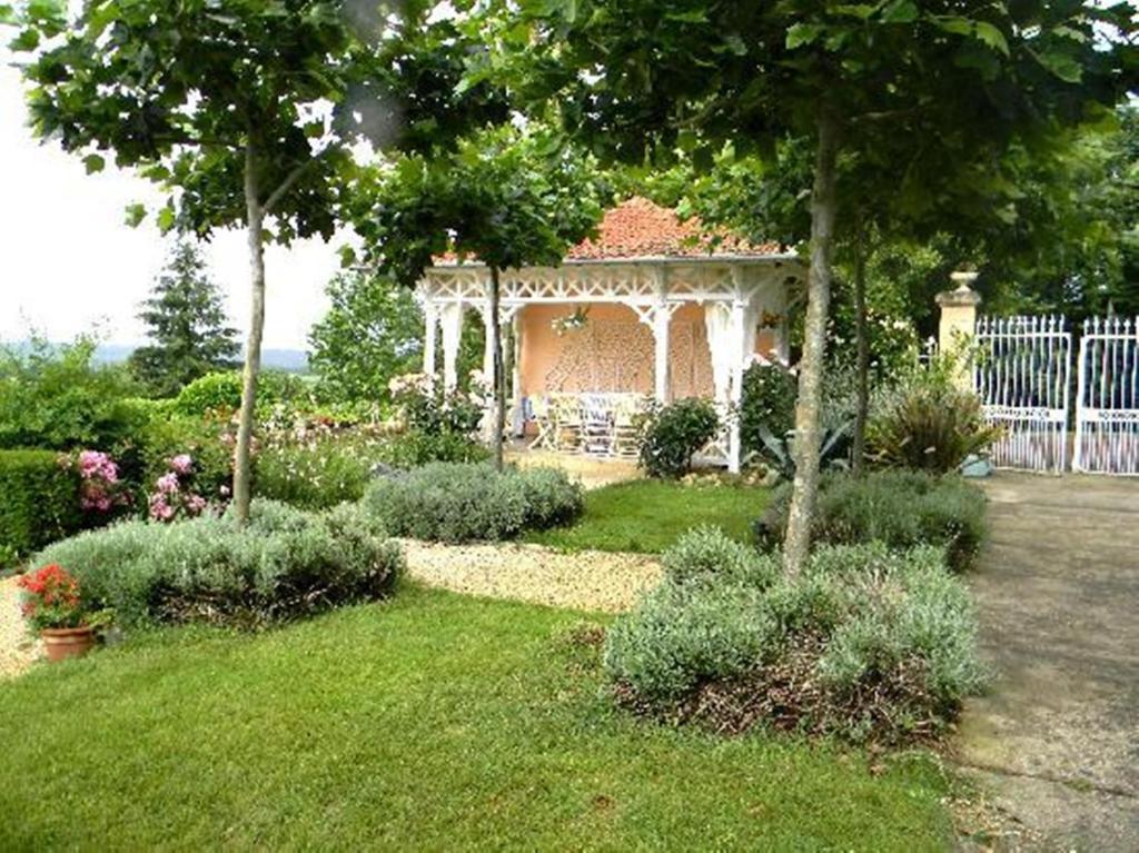 Chateau De Lahitte Bed & Breakfast Vergoignan ภายนอก รูปภาพ